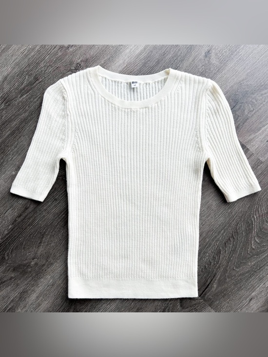Uniqlo Sweaters - Uniqlo cream merino wool short sleeve sweater